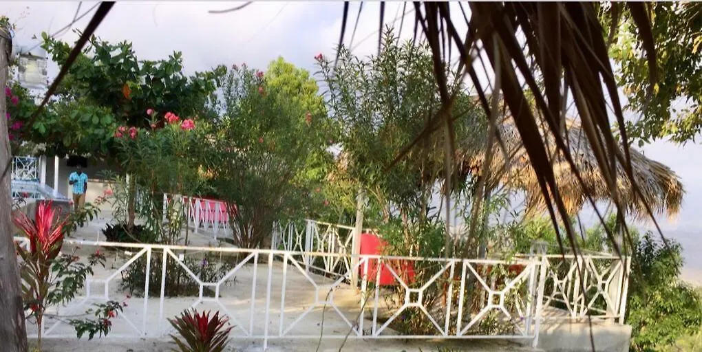 Hotel Bon Accueil Jacmel 3*,  Haiti